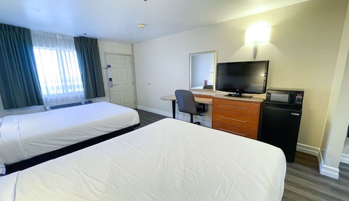 Standard Room, 2 Queen Beds, Accessible, Non Smoking