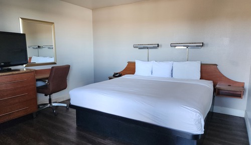 Standard Room, 1 Queen Bed, Accessible, Non Smoking