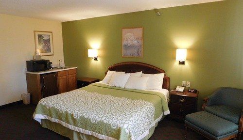 Studio Suite, 1 King Bed, Non Smoking