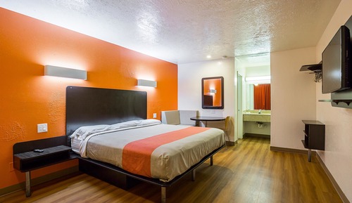 Standard Room, 1 King Bed, Smoking, Refrigerator & Microwave