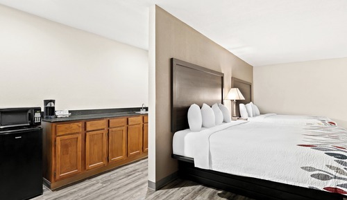 Suite, Non Smoking (2 King Beds)