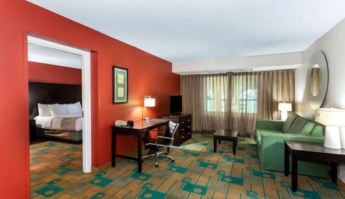 Jacuzzi Suite, 1 King Bed, Non Smoking
