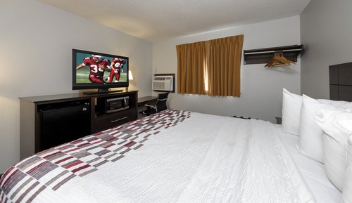 Deluxe Room, 1 King Bed, Accessible, Non Smoking