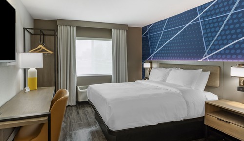 Suite, 1 Queen Bed, Non Smoking