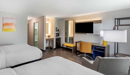 Suite, 2 Queen Beds, Non Smoking