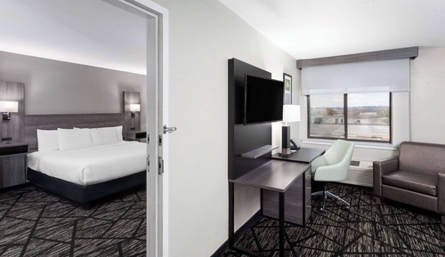 Suite, 1 King Bed, Non Smoking (Two-Room Suite)