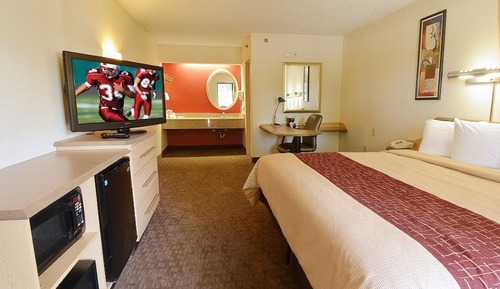 Superior Room, 1 King Bed, Accessible (Smoke Free)