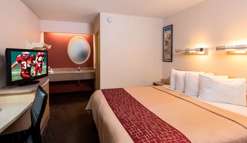 Standard Room, 1 King Bed (Smoke Free)