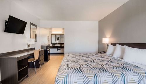 Standard Room, 1 King Bed, Non Smoking