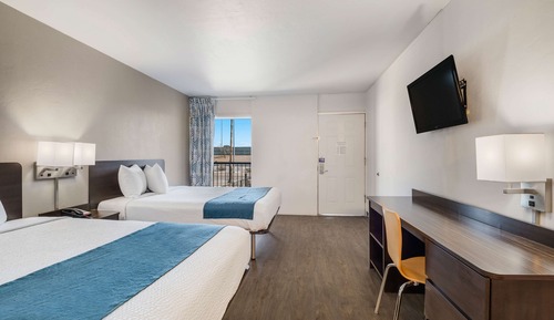 Standard Room, 1 King Bed, Non Smoking, Refrigerator