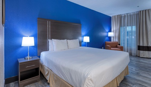 Suite, 1 Queen Bed, Non Smoking (Second Floor)