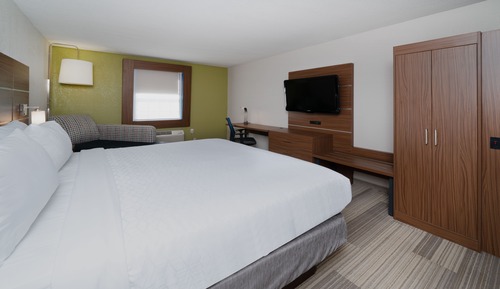 Standard Room, 1 King Bed, Roll-in Shower (Roll-In Shower)