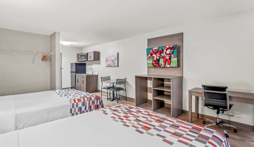 Deluxe Room, 2 Queen Beds, Non Smoking, Kitchenette