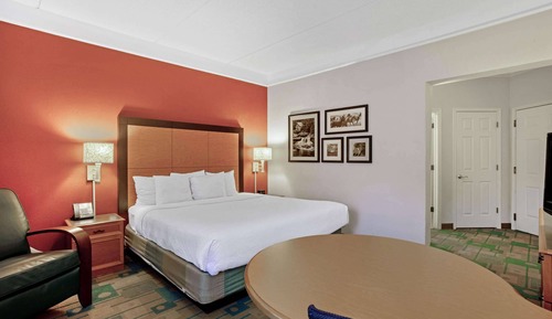 Deluxe Suite, 1 King Bed, Non Smoking