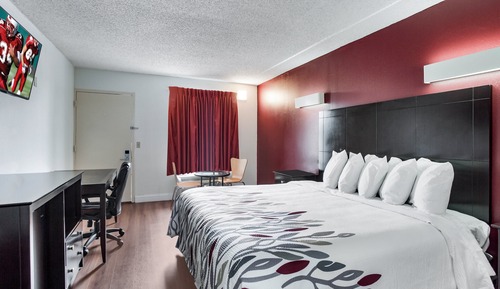Deluxe Room, 1 King Bed, Smoking
