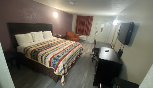 Standard Single Room, 1 King Bed, Smoking