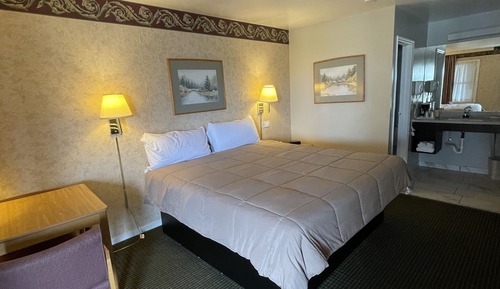 One king bed non smoking