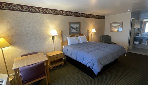 One queen bed non smoking