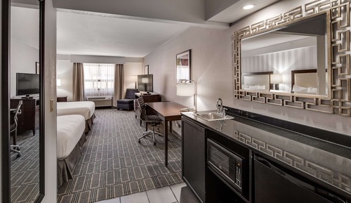 Suite, 2 Queen Beds, Non Smoking, Microwave