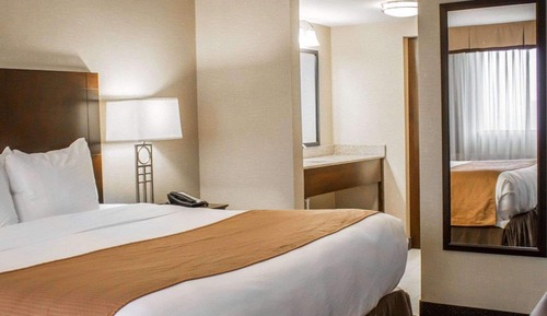 Suite, 1 King Bed with Sofa bed, Non Smoking