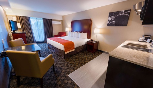 Standard Room, 1 King Bed, Non Smoking, Balcony