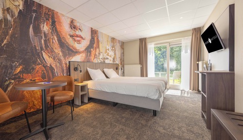 Comfort Room, Terrace