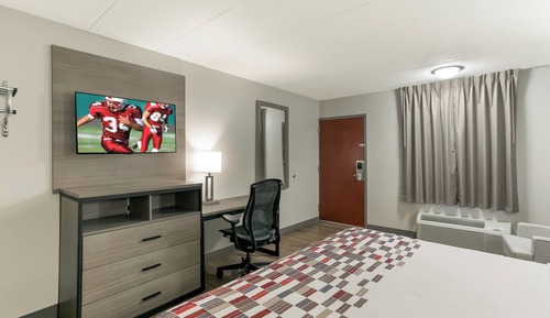 Superior Room, 1 King Bed, Accessible, Non Smoking (Roll-In Shower)