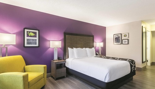 Suite, 1 King Bed, Non Smoking