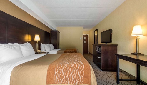 Standard Room, 2 Queen Beds, Non Smoking (Upper Floor)