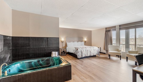 Superior Room, 1 King Bed, Non Smoking, Jetted Tub