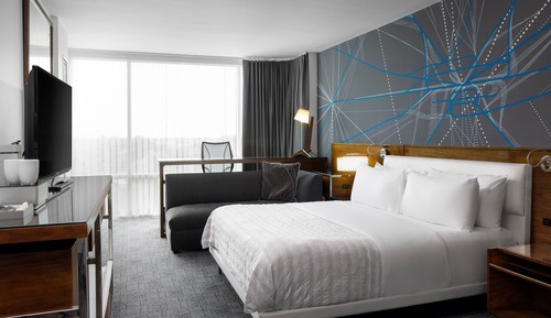 Premier Room, 1 King Bed (Hearing Accessible)