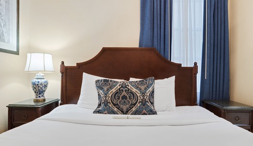 Standard Room - One Queen Bed