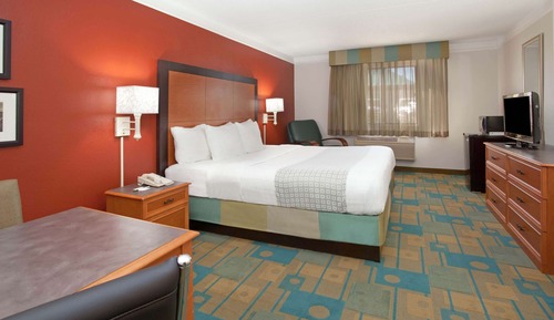 Room, 1 King Bed, Accessible, Non Smoking (Mobility, Bathtub w/grab bars)
