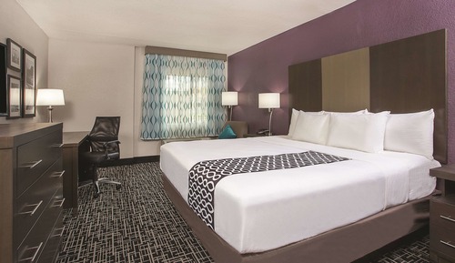 Room, 1 King Bed, Accessible, Non Smoking (Mobility/Hearing Impaired Accessible)