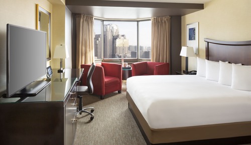 Room, 1 King Bed, Accessible (Mobility/Hearing, Roll-in Shower)