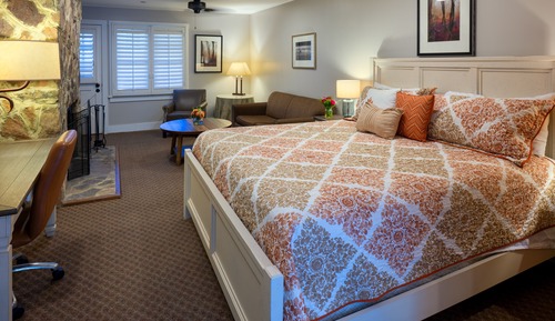 Chestnut Lodge Multi-Unit, One King Bed with Sofa Bed