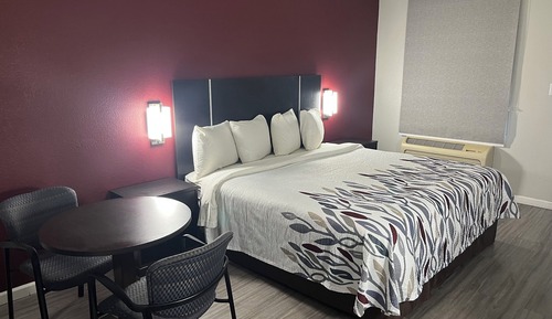 Deluxe Room, 1 King Bed, Smoking
