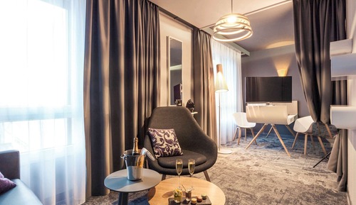 Privilege, Junior Suite, 1 King Bed with Sofa bed