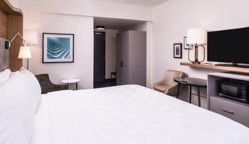 Suite, 1 King Bed (Mobility, Roll-In Shower)