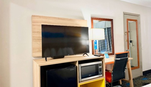 Standard Room, 1 King Bed