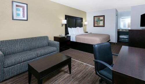 Standard Room, 1 King Bed, Non Smoking