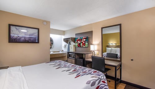 Deluxe Room, 1 King Bed (Smoke Free)