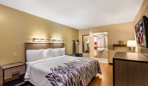 Superior Room, 1 King Bed, Accessible (Smoke Free)