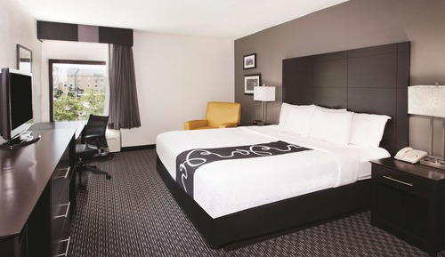 Room, 1 Queen Bed, Non Smoking (Exterior)