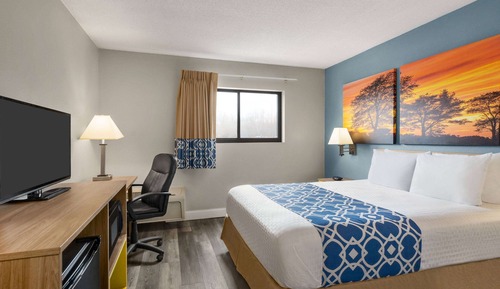 Room, 1 Queen Bed, Accessible, Non Smoking (Bathtub)