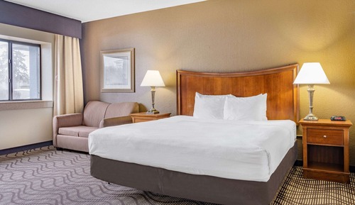 Room, 1 King Bed, Accessible, Non Smoking (Mobility/Hearing Impaired Accessible)