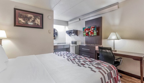 Deluxe Room, 1 King Bed, Smoking