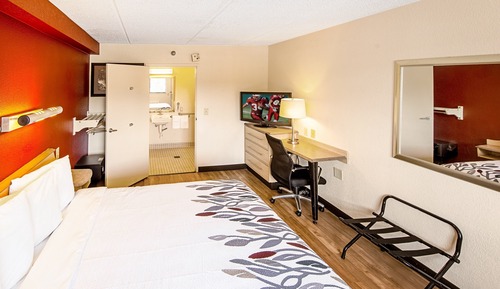 Standard Room, 1 King Bed, Accessible, Non Smoking