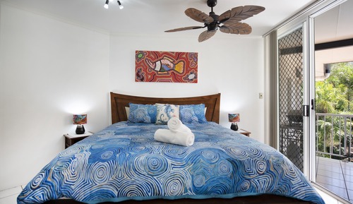 One-Bedroom King with Sofa Bed - Top Floor
