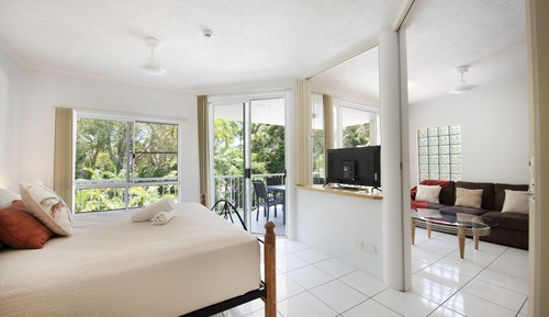 One-Bedroom King Apartment - Pool/Garden View
